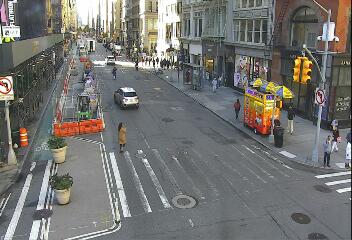 5 Avenue @ 23 Street live webcam