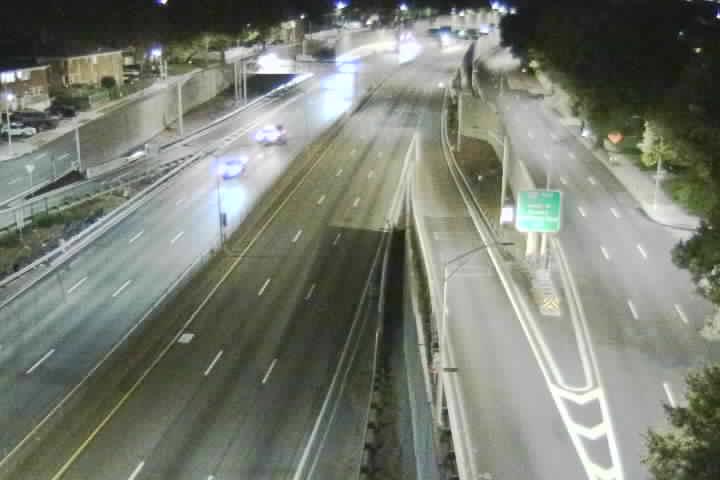 I-495 & 220th St (Exit 29) traffic camera, Queens, New York