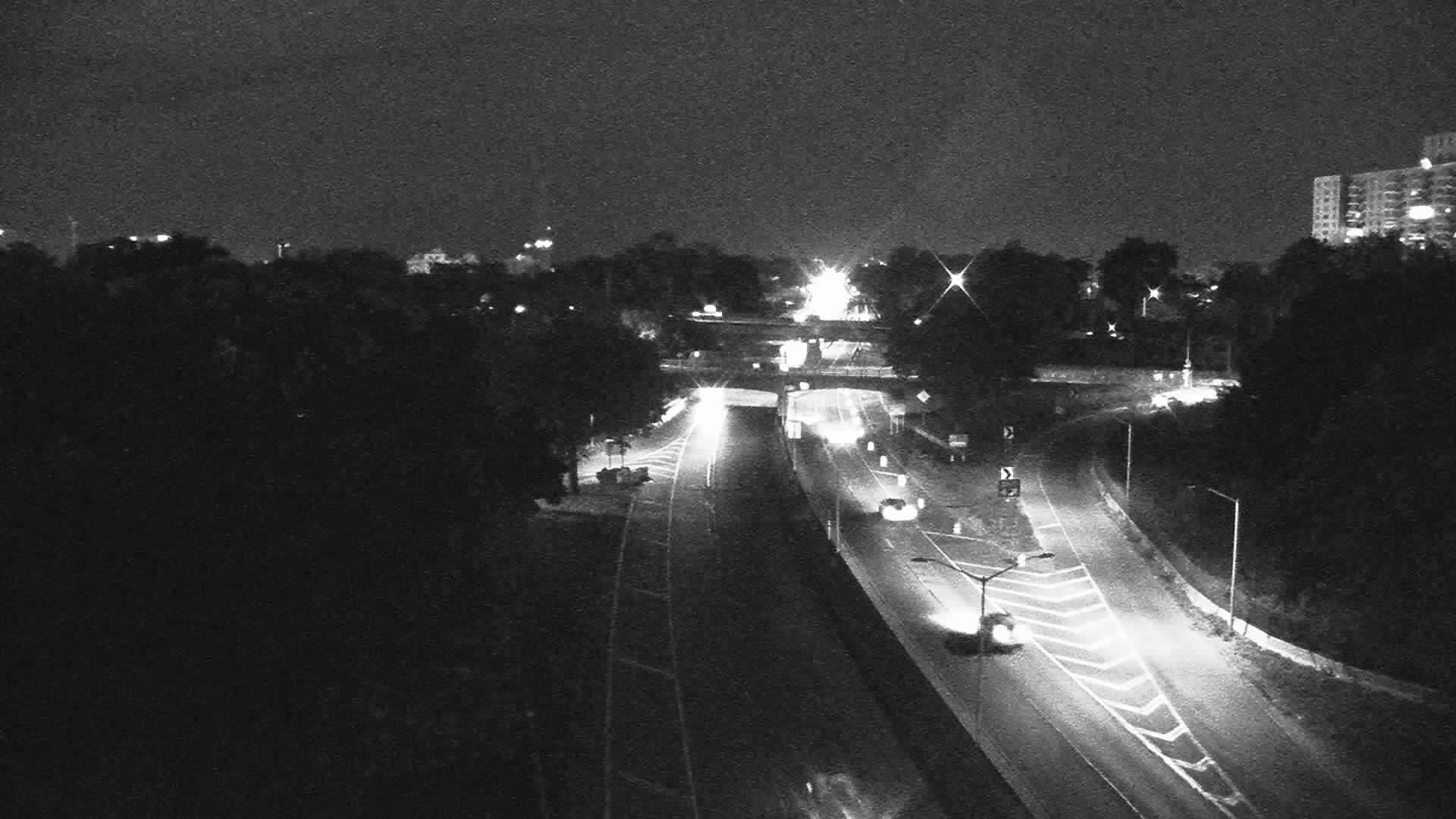 Bronx River Pkwy & E.174th St (Exit 3) traffic camera, Bronx, New York