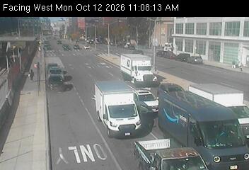 Atlantic Avenue @ Vanderbilt Avenue live webcam