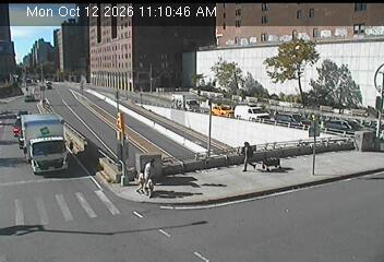 1 Avenue @ 42 Street live webcam